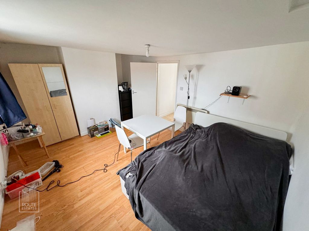 Property photo 2 of 7 Photo 6