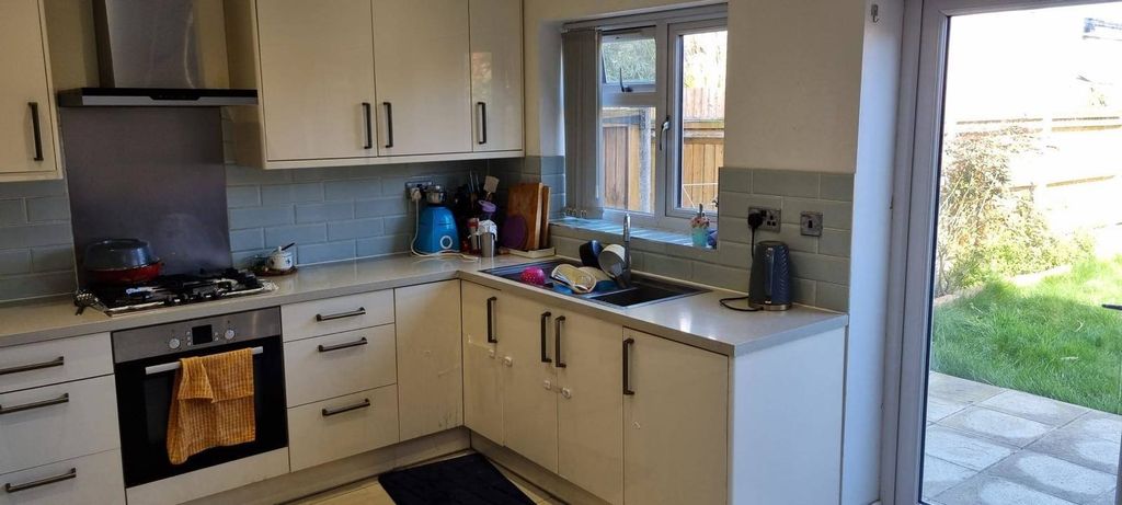 Property photo 3 of 12 Gallery