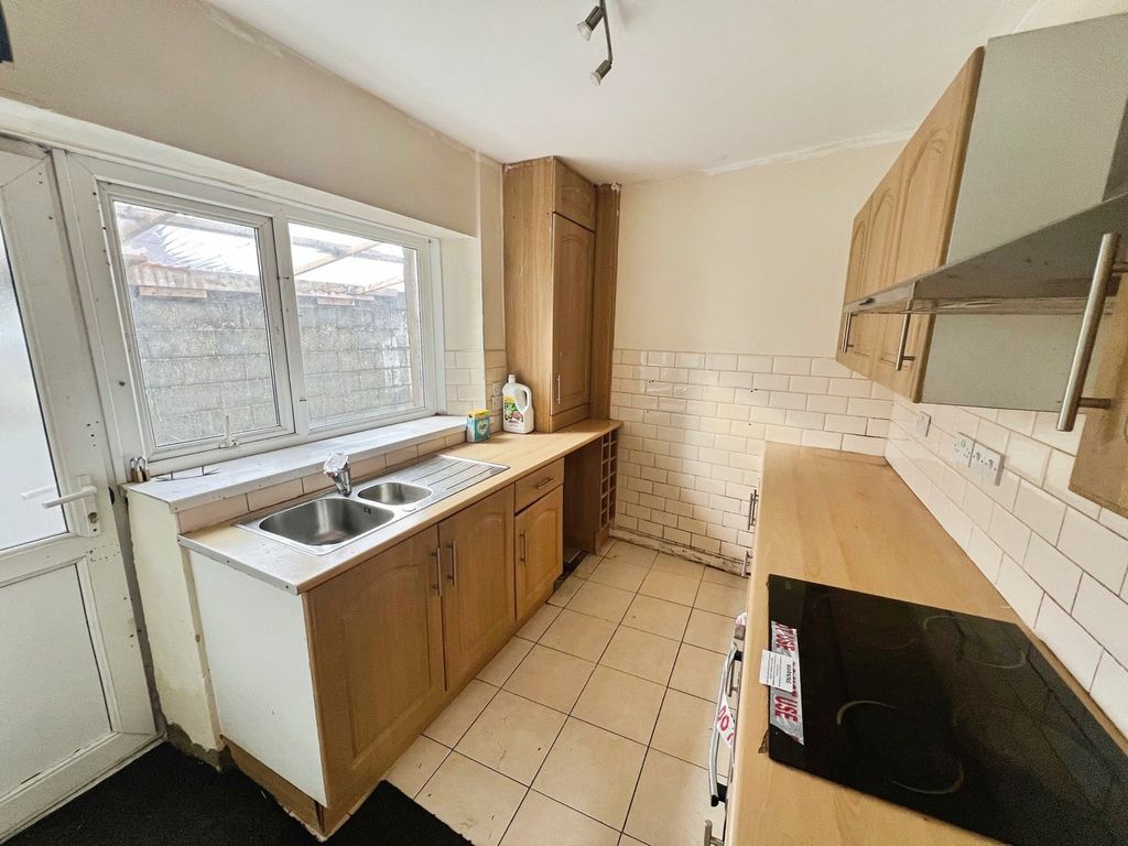 Property photo 3 of 14