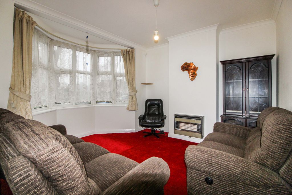 Property photo 2 of 11 Gallery