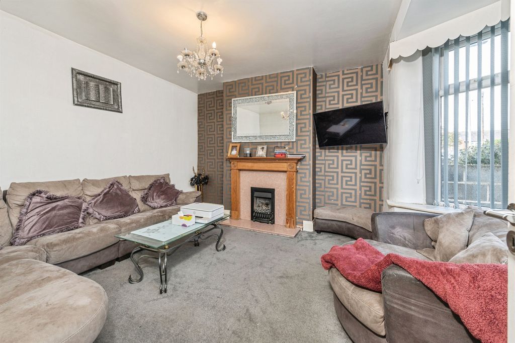 Property photo 2 of 16