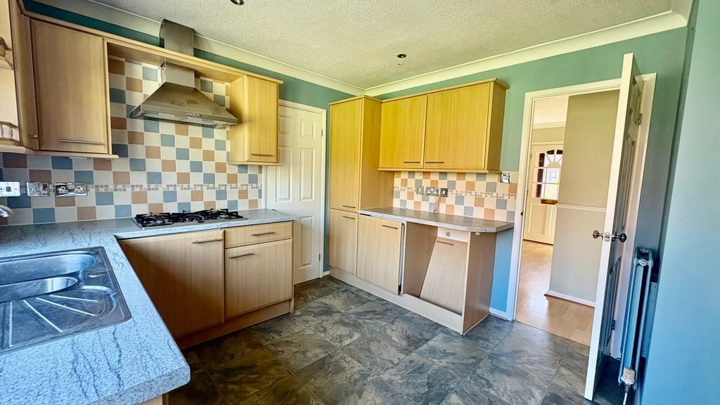 Property photo 2 of 16 Photo 6