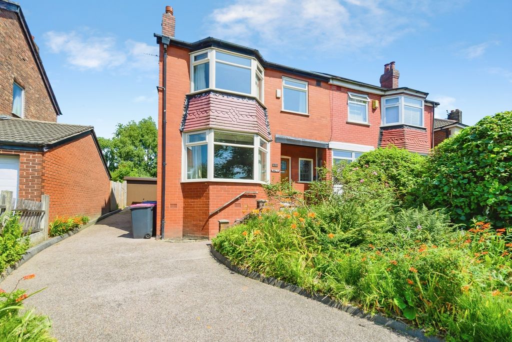 Property photo 1 of 18 External