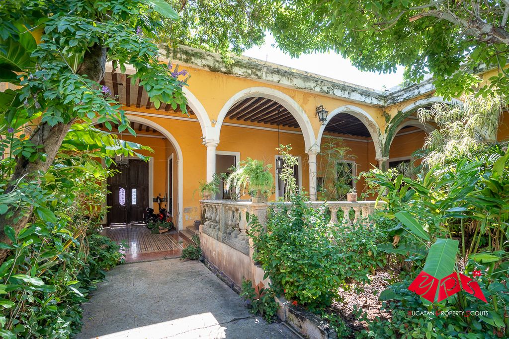 Property photo 2 of 31