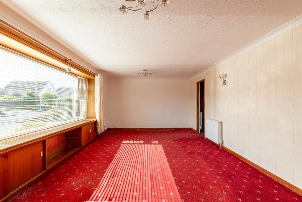 Property photo 3 of 18 S003.Jpg