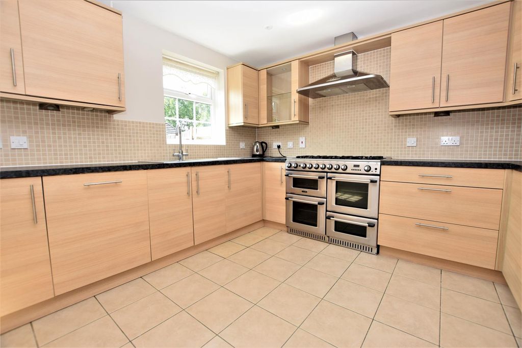 Property photo 3 of 21 Kitchen, Breakfast Room