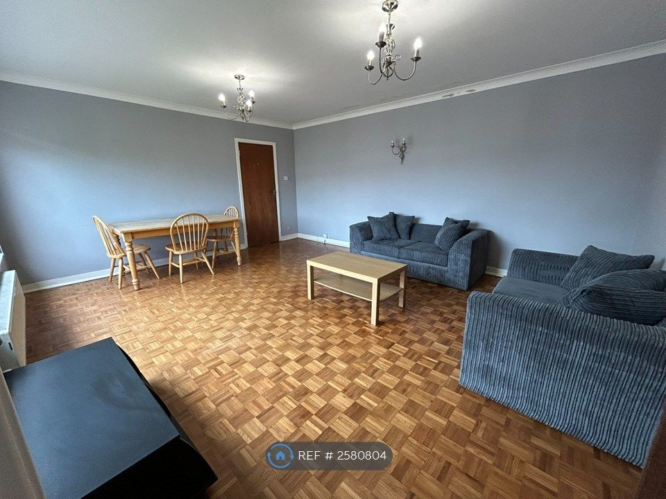 Property photo 1 of 15 Lounge