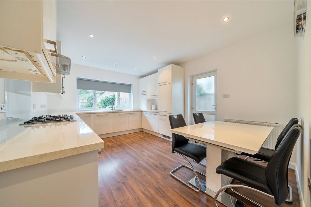 Property photo 3 of 21 Picture No. 13