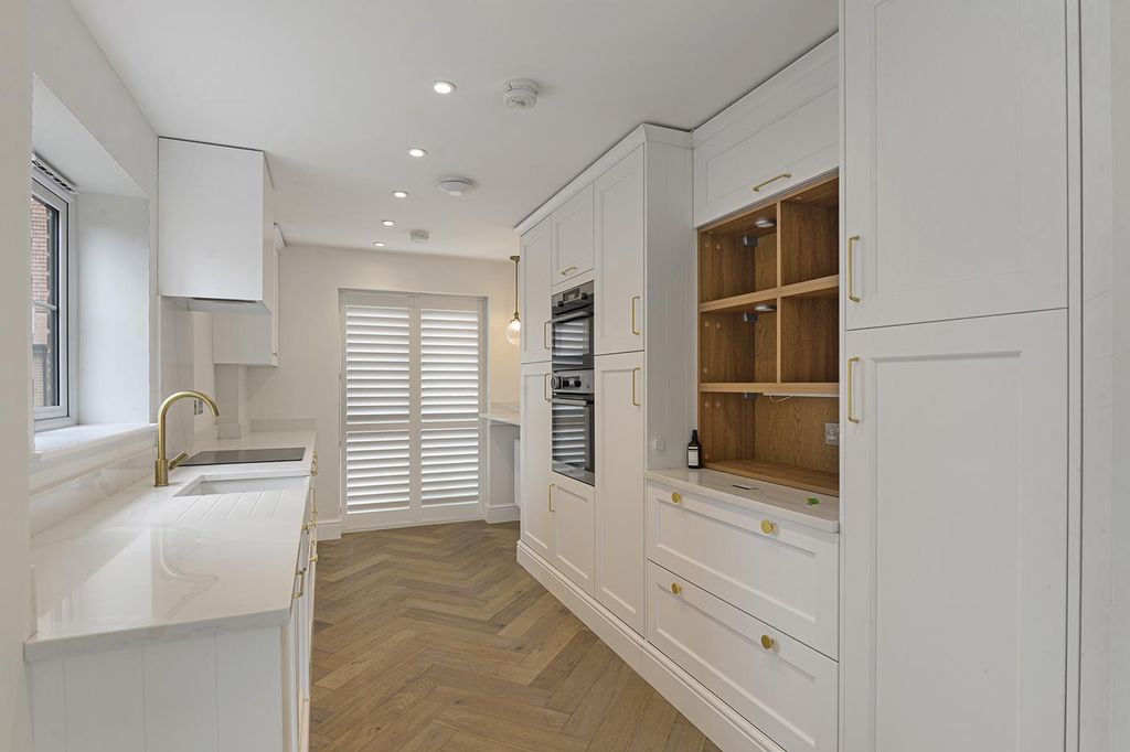 Property photo 3 of 15 Kitchen