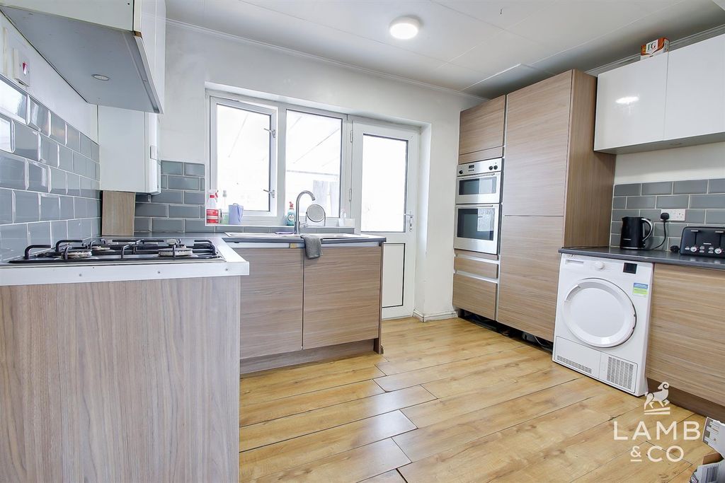 Property photo 3 of 13 Kitchen