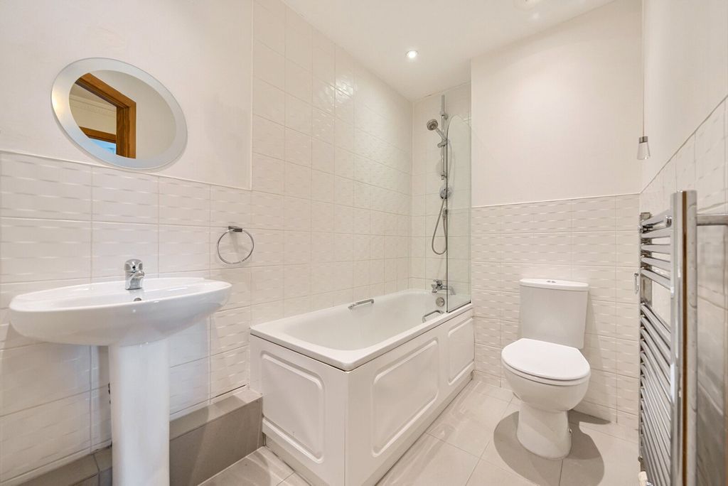 Property photo 3 of 8 Bathroom