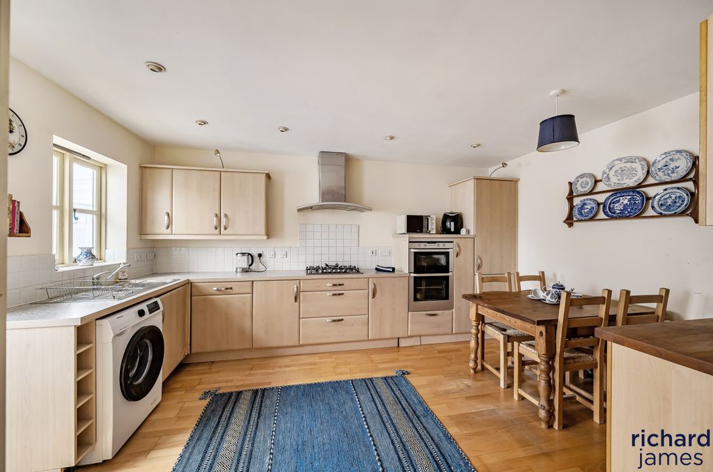Property photo 3 of 21 5A9B56090771456095E06103c52d46d1