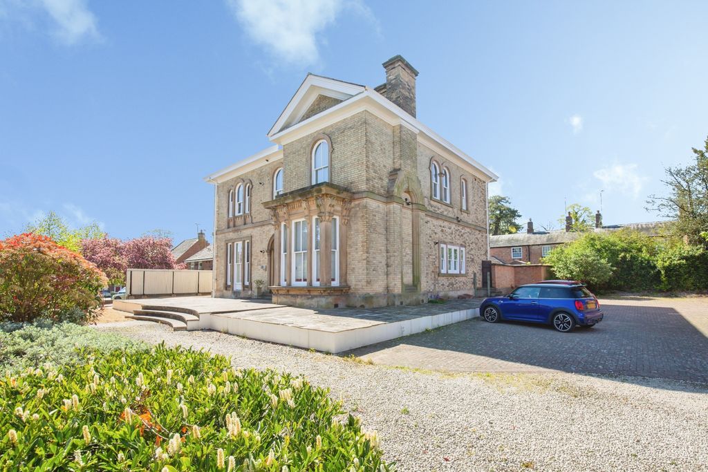 Property photo 1 of 11 4d15d26c-Mw26-102