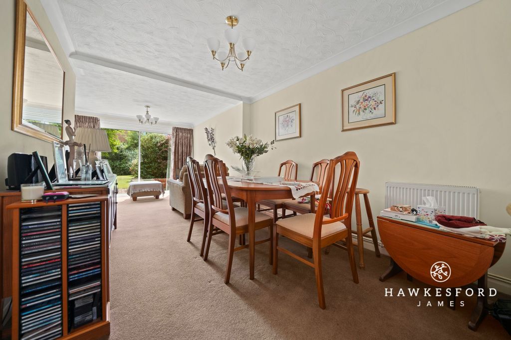 Property photo 3 of 16 Adelaide Drive, Sittingbourne - Dining Room
