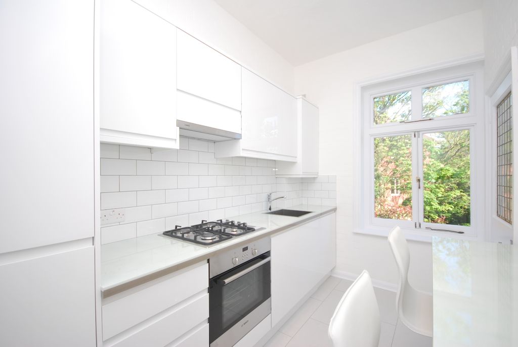 Property photo 2 of 9 Kitchen