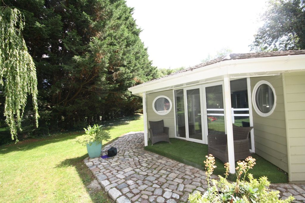 Property photo 2 of 19