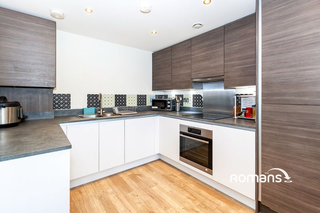 Property photo 2 of 11 Photo