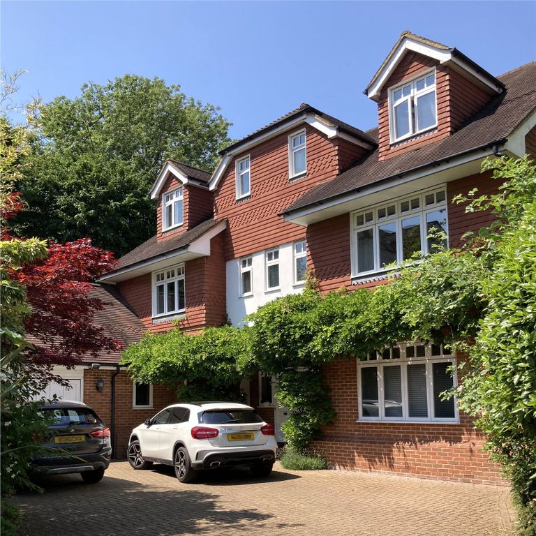 Property photo 1 of 20 Front Exterior