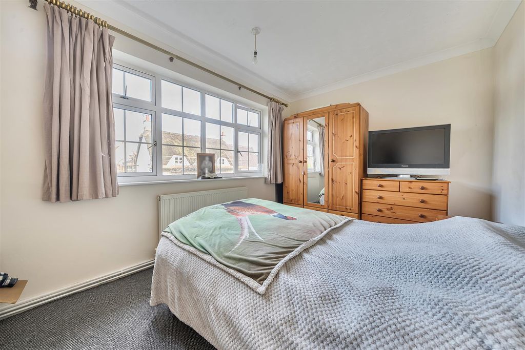 Property photo 3 of 18 1385148-2-6936c723Ba685.Jpg