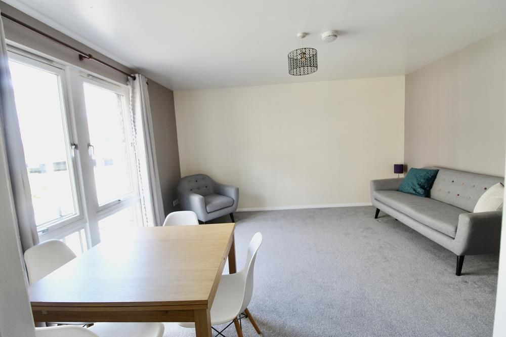 Property photo 2 of 8 Lounge 2