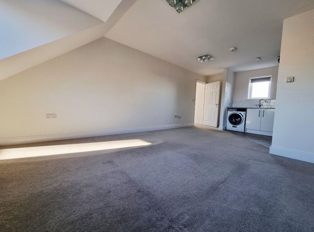 Property photo 3 of 14 Living Room