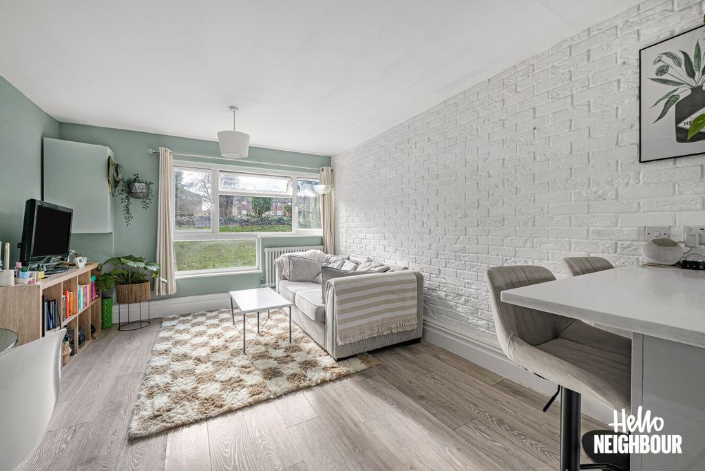 Property photo 1 of 12 Photo 0