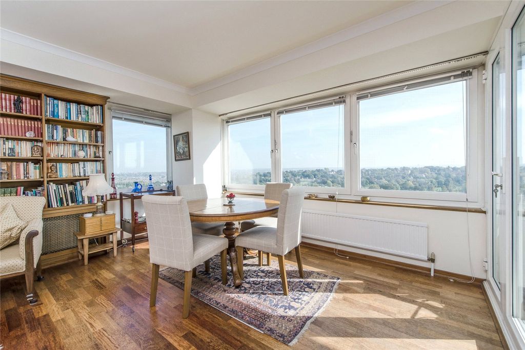 Property photo 2 of 11 Dining Area