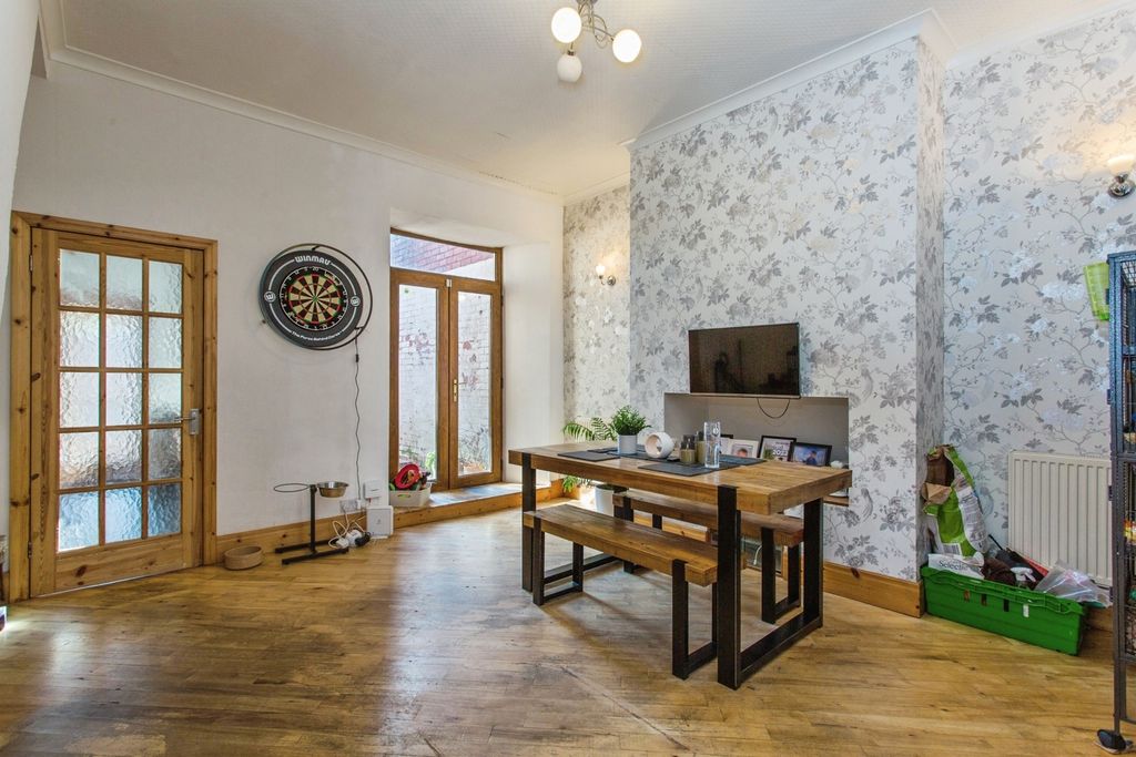 Property photo 3 of 16 Dining Room