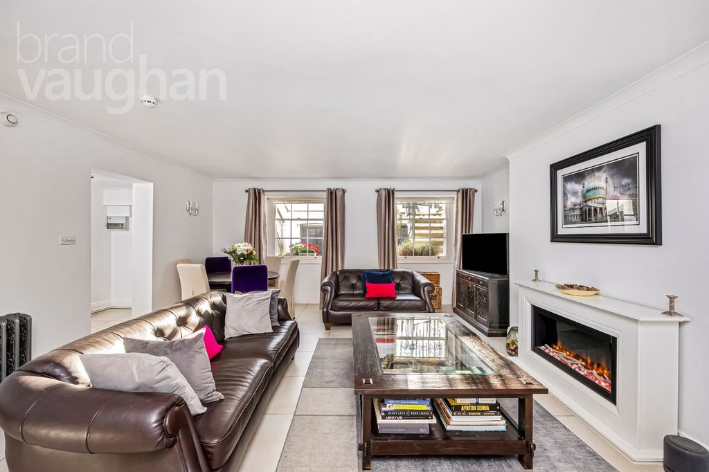 Property photo 2 of 15 Picture No. 10