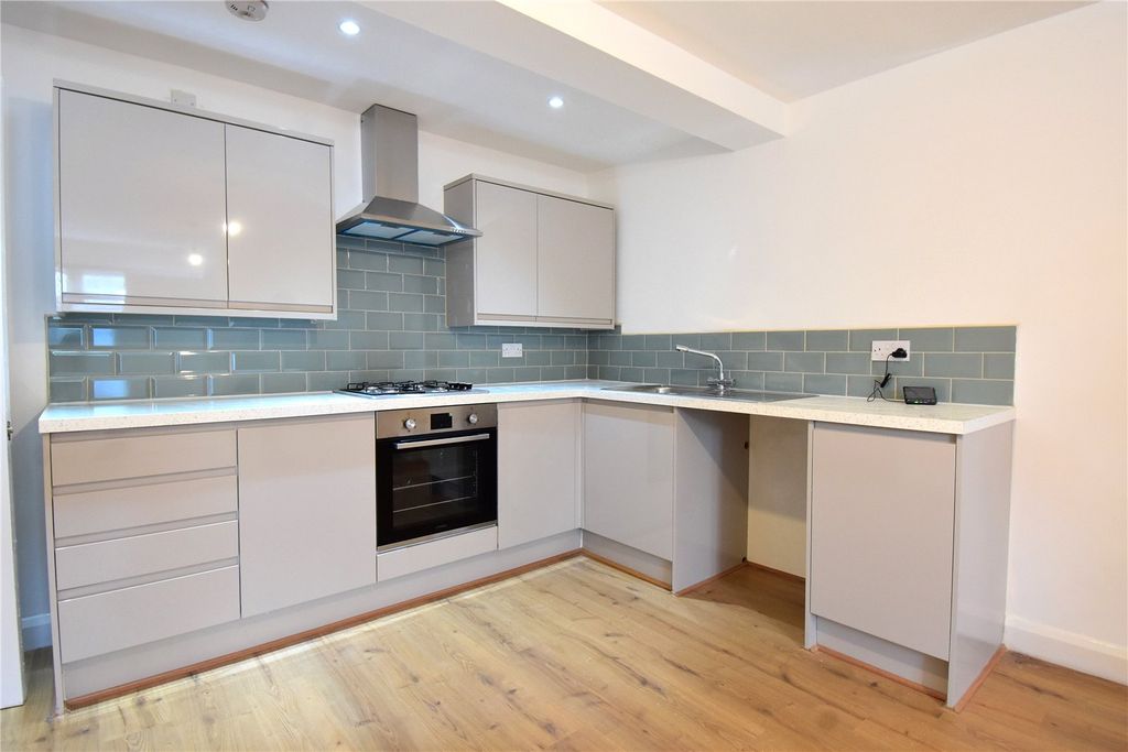 Property photo 2 of 8 Kitchen