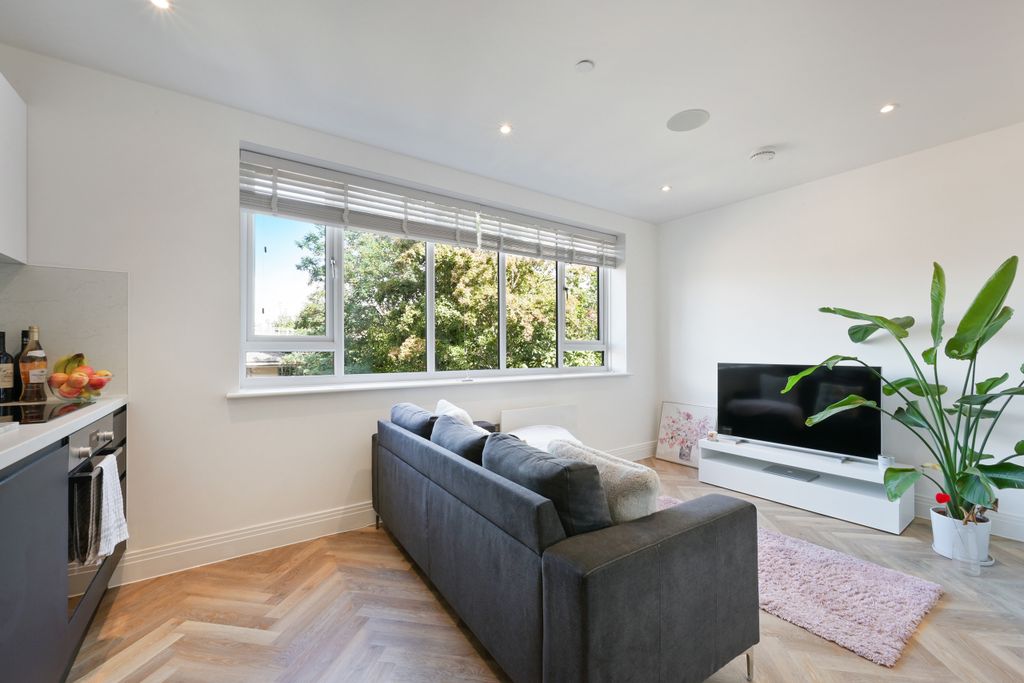 Property photo 2 of 12 Fountain House, 15- (3)