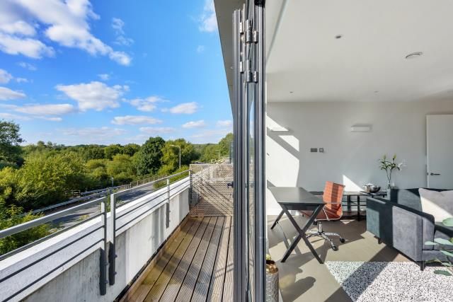 Property photo 2 of 10 Balcony