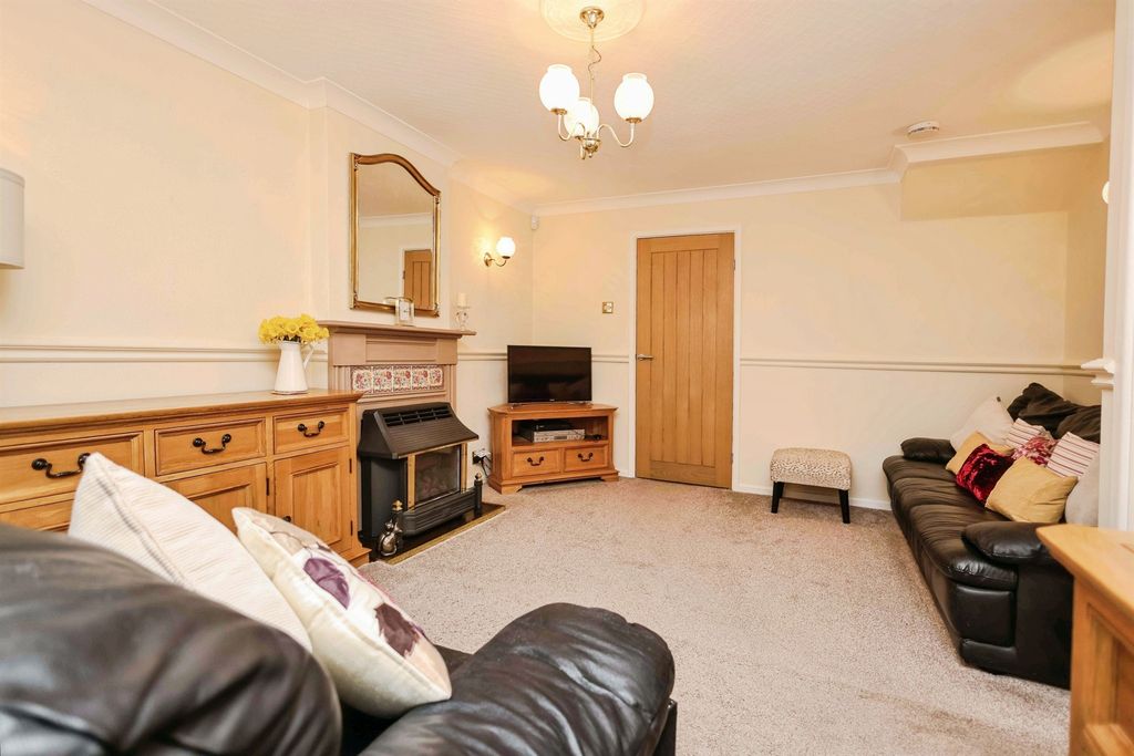 Property photo 2 of 21