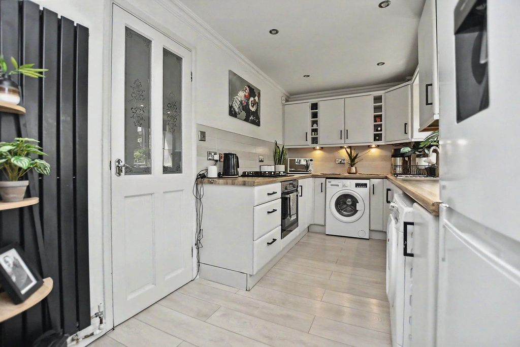 Property photo 3 of 15 Picture No. 09