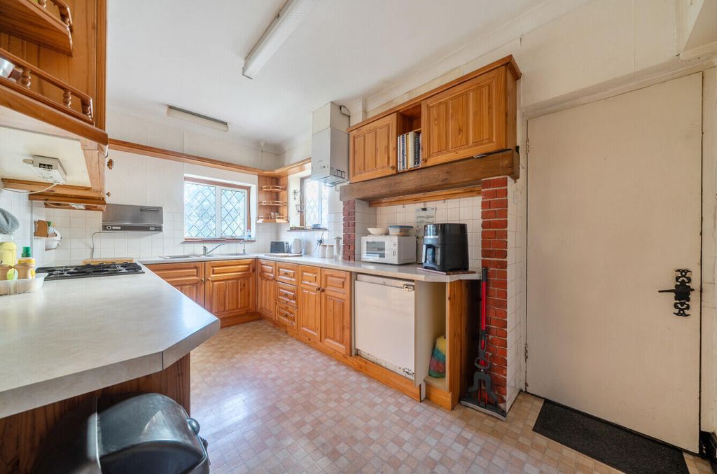 Property photo 2 of 21 Kitchen