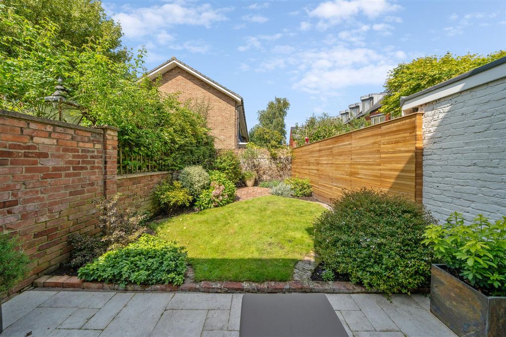 Property photo 3 of 15 Glebe Street, W4 - For Sale