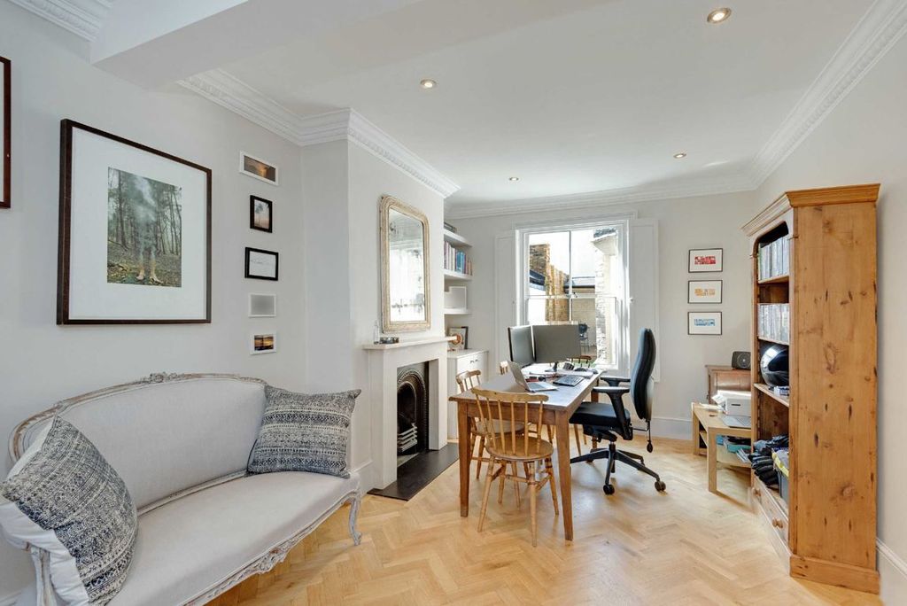 Property photo 2 of 12
