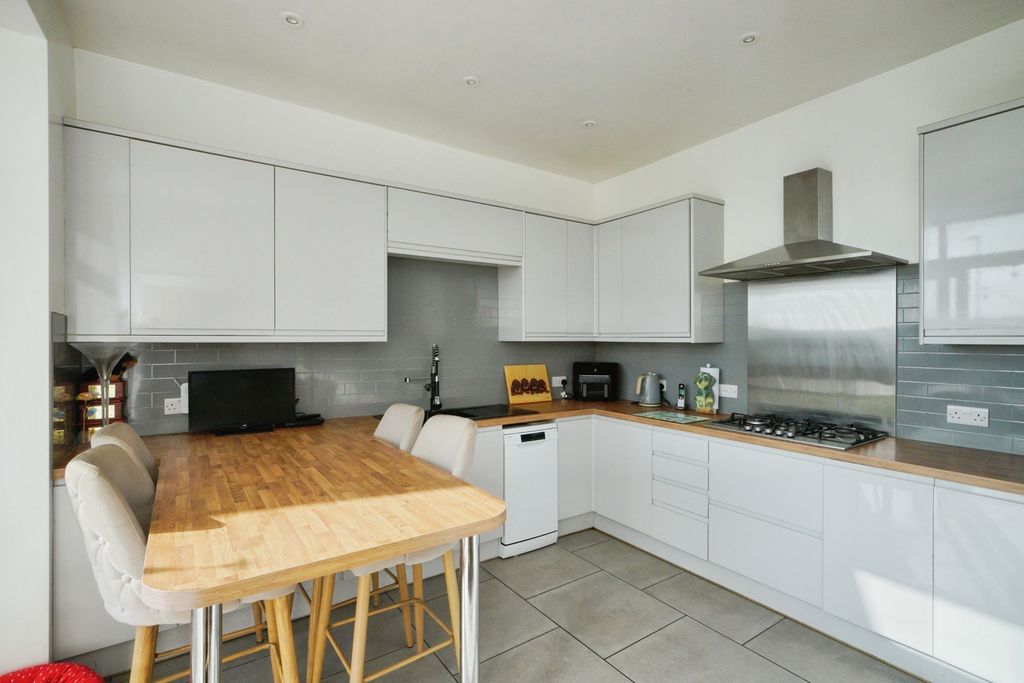 Property photo 2 of 18 Pbox-Img.Jpg