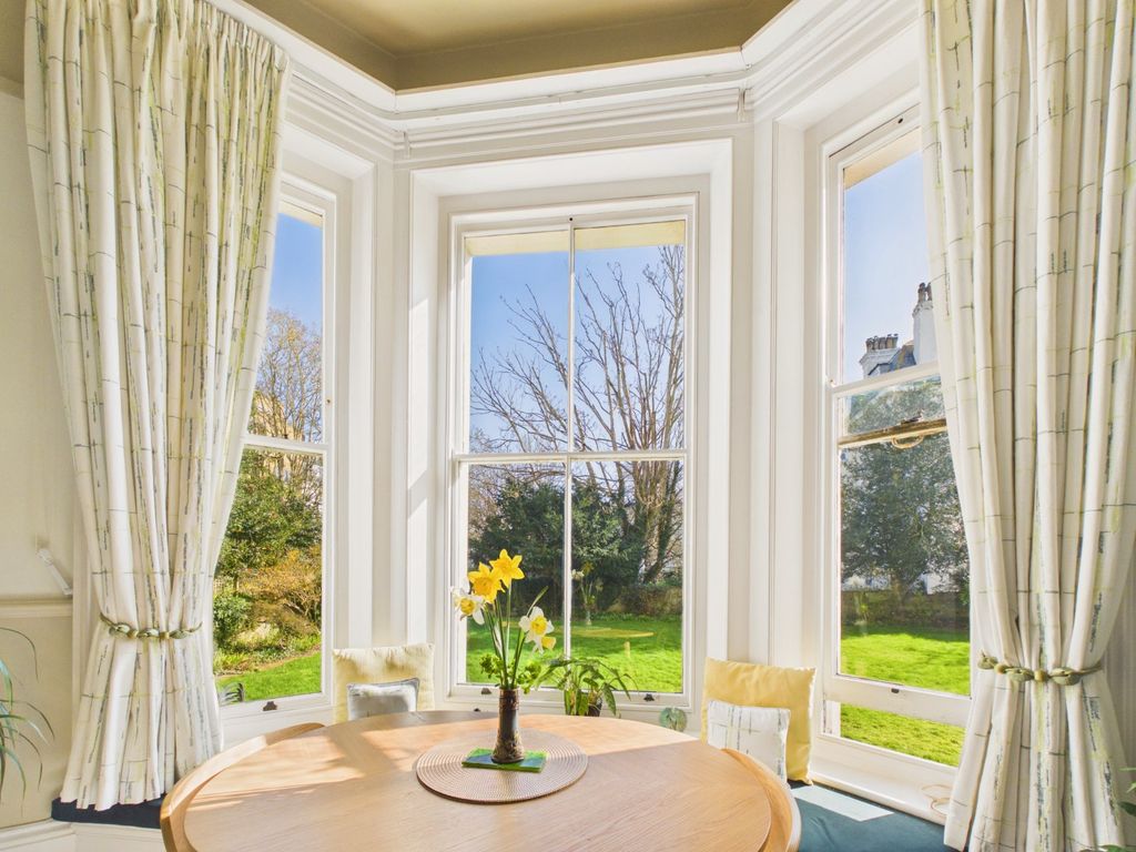 Property photo 3 of 18 Garden Views