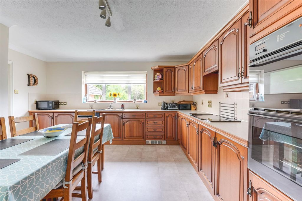 Property photo 3 of 21