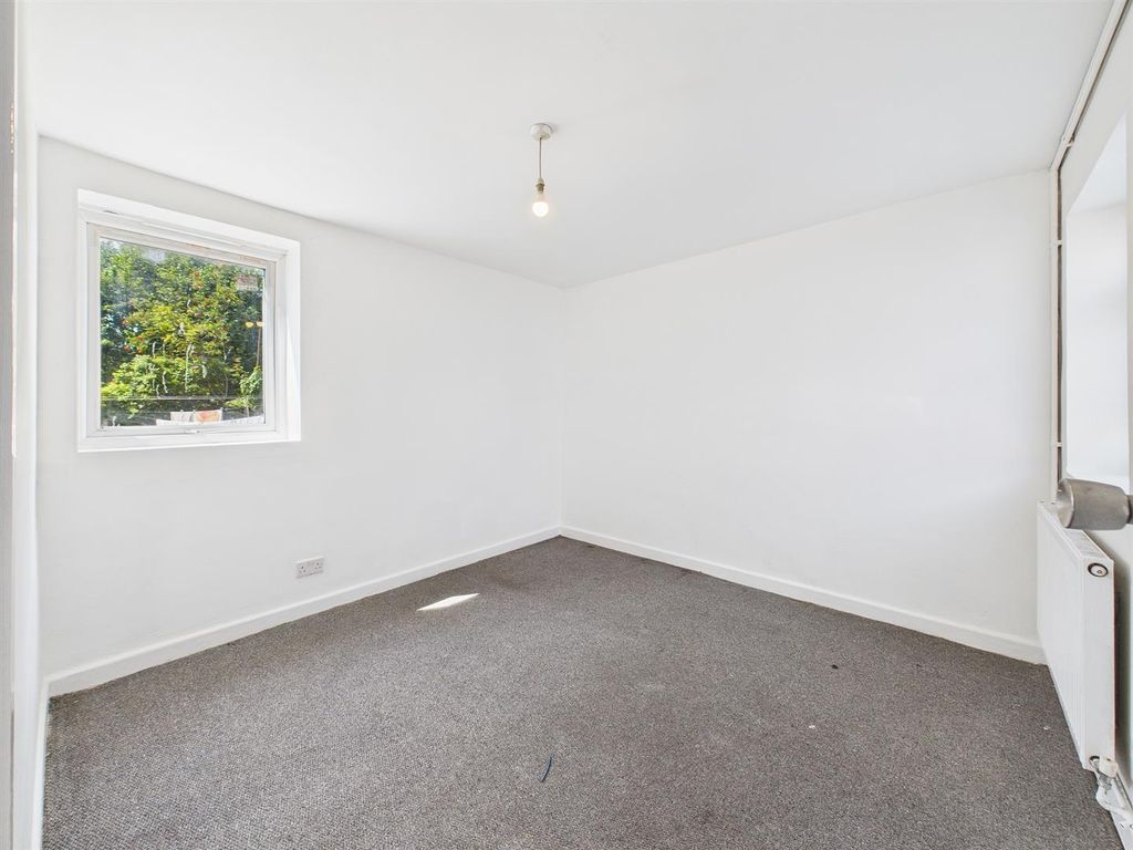 Property photo 2 of 12 2 - One Bed Flat Easton.Jpg