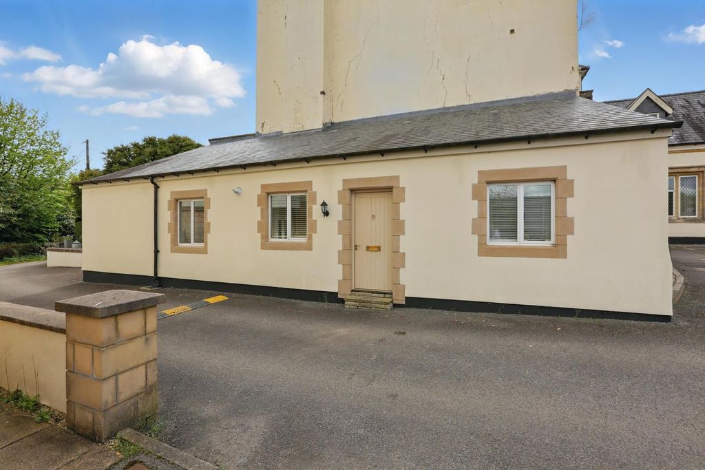 Property photo 2 of 24