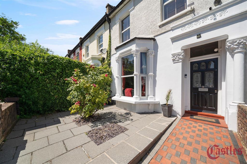 Property photo 1 of 16