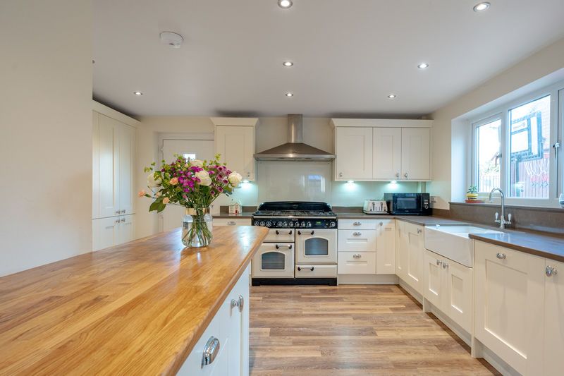 Property photo 2 of 28 Photo 28