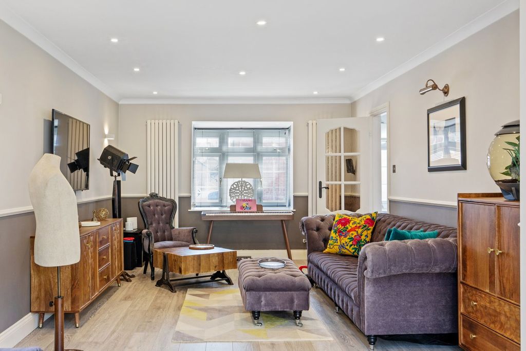 Property photo 2 of 29