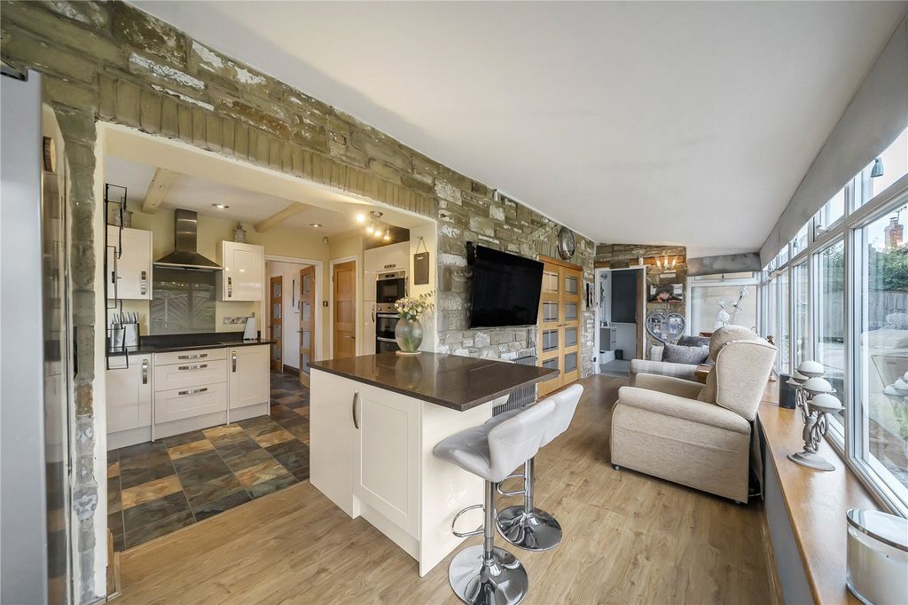 Property photo 2 of 24 Picture No. 38