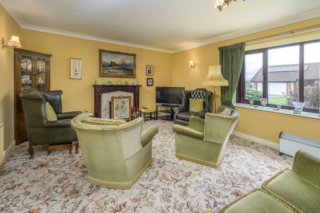 Property photo 2 of 33 Lounge-1