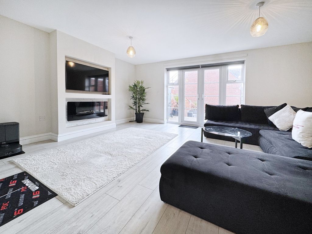 Property photo 3 of 34