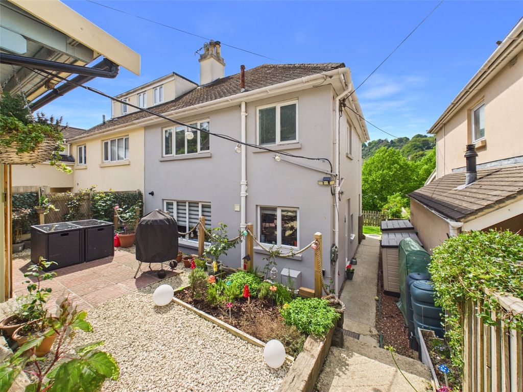 Property photo 1 of 27 Picture No. 23