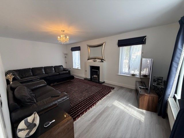 Property photo 3 of 19 Image